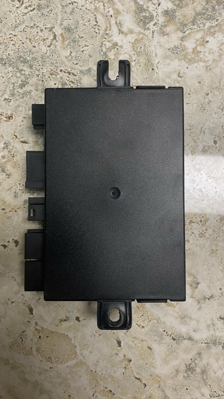Mercedes-Benz W639 Trailer Plug Socket Control Module A1695455632 