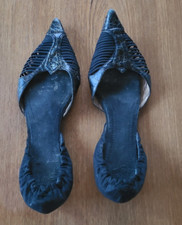 Vintage late 80's early 90's black flats w/croc emboss lacing pointy toes sz9