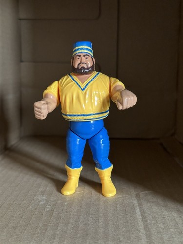 WWF WWE Hasbro Wrestling Figure. Series 1: Akeem...