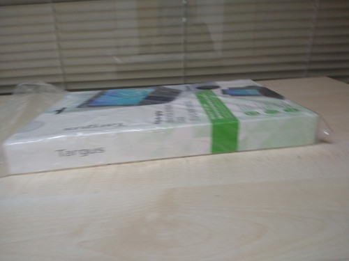 Targus fit-n-grip Universal Keyboard Case -Fits any 9.7"- 10.1" tablet - Opened. - Picture 6 of 15