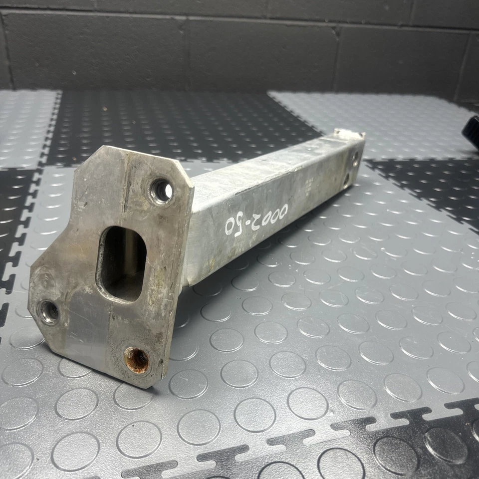 Fiat 500L 2014-2017 lado izquierdo del conductor panel de golpe inferior soporte barra de montaje Foto 2 de 4