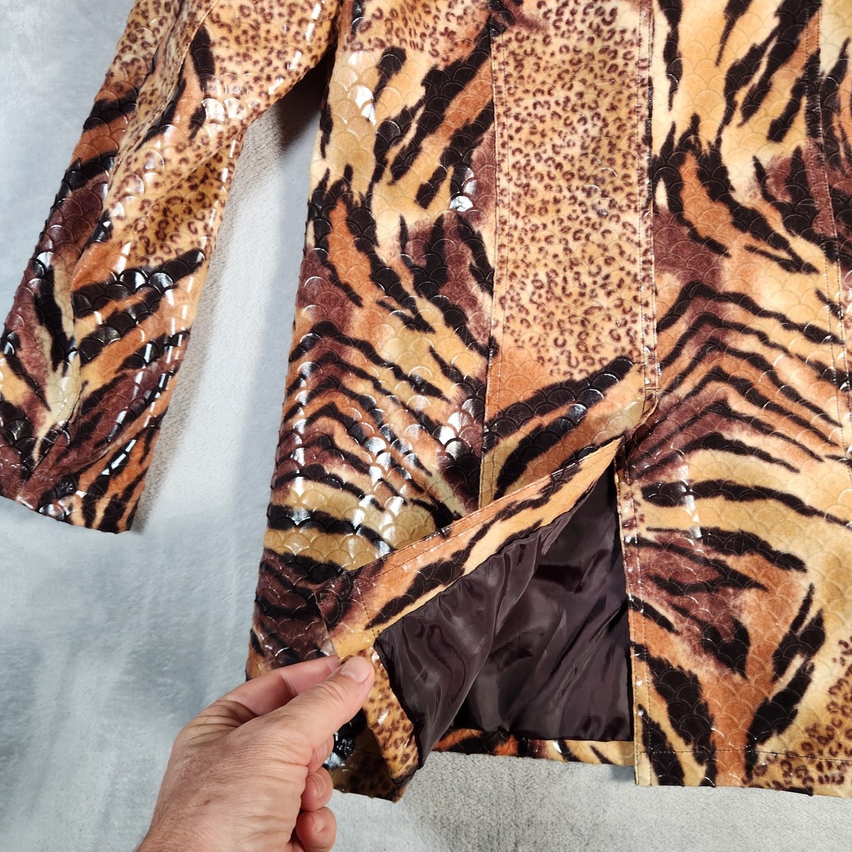 Selene Sport Jacket Womens Large Tiger Print Snakeskin Textured