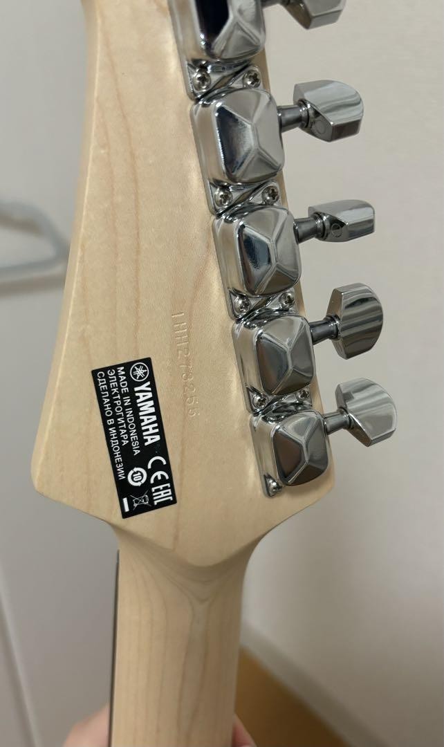 Electric Guitar Yamaha Pacifica 012 White Made in Indonesia
