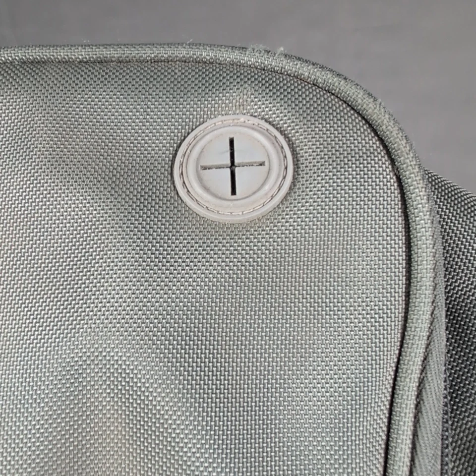 Mochila Consola Oficial Xbox 360 Gris/Plateado Completa con Bolsas de Accesorios Foto 4 de 4