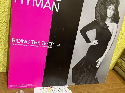 Phyllis Hyman - Riding The Tiger (12") (Near Mint (NM or M-)) - Picture 4 of 7