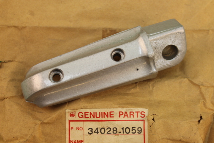 ①WHAT WE WANT×TENtoTEN　②PASTIME FACTORY OEM 1983-06 KAWASAKI ZX1100/750/550/900 VN700 REAR RUBBER
