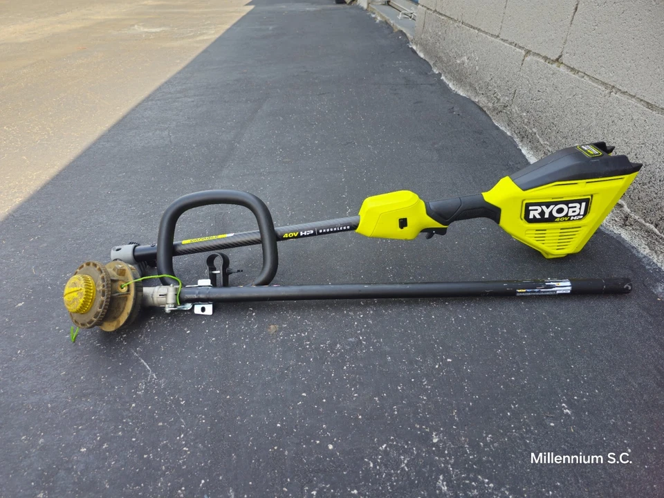 Recortadora de cuerda de eje de fibra de carbono sin escobillas Ryobi RY40HPST01 40V 16" (solo herramienta) Foto 2 de 4