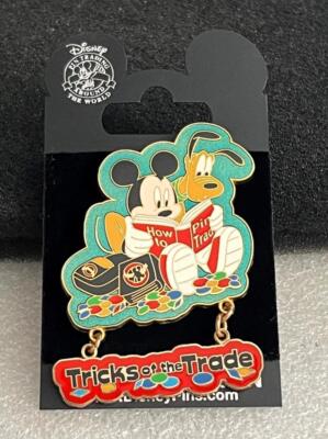 Disney Pin Trading Nights 2006 Mickey Mouse & Pluto Tricks of the Trade LE Pin