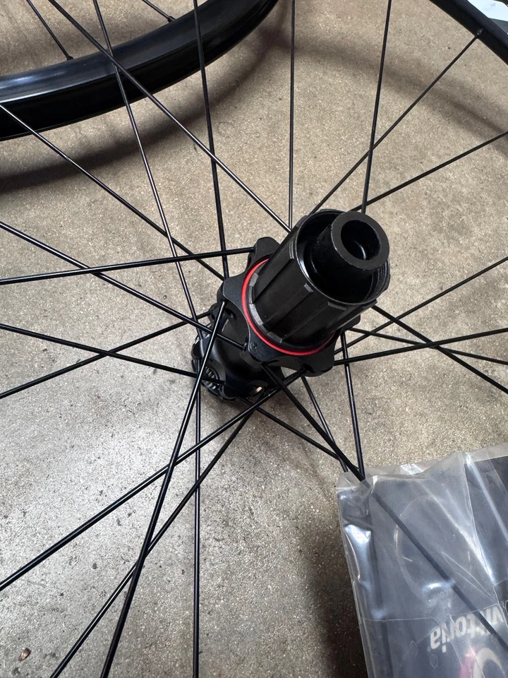 Juego de ruedas Vittoria Tactic Disc 700c eje pasante JUEGO NUEVO Foto 2 de 4