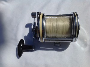 Moulinet multiplicateur de pêche en mer vintage Garcia