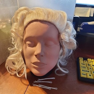 NEW ! 18'' Inch High Quality Wig Light Blond Curvely