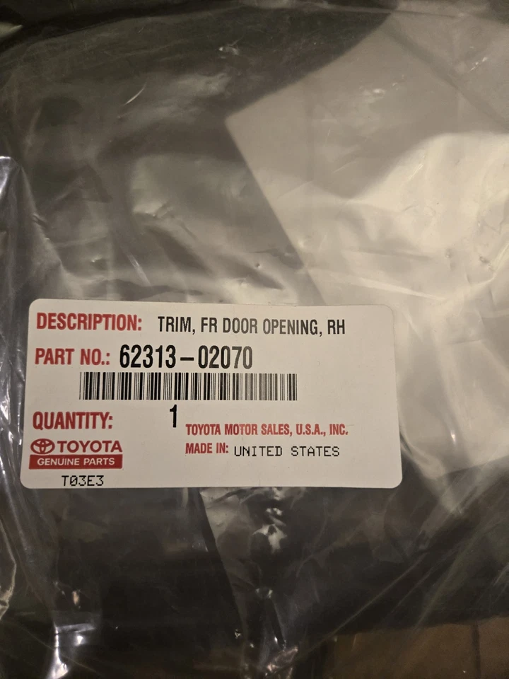 1999 年丰田卡罗拉全 4 门橡胶装饰密封条 — 第 3/4 张图片