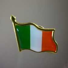 Irish National Enamel Metal Flag Pin Badge. Free📮. A6 31