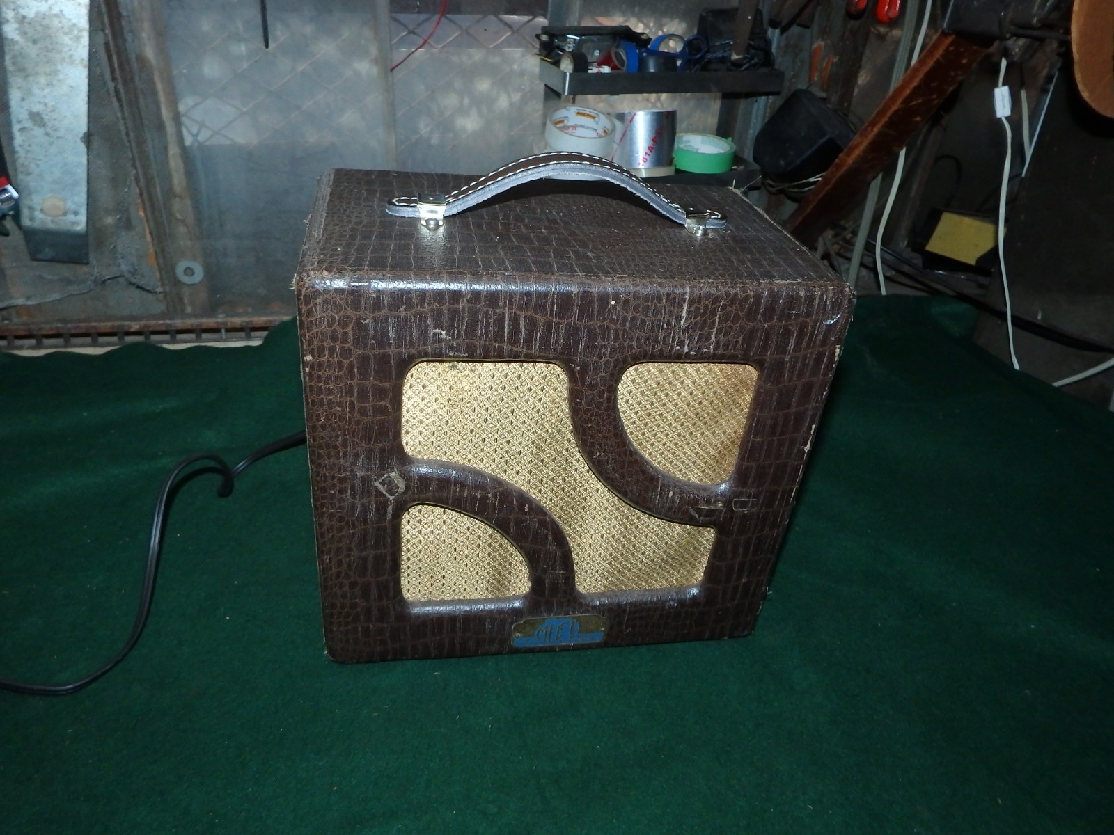 Magnatone Varsity Brown Gator Model  1x8" Combo Amplifier 1950s Sounds Great