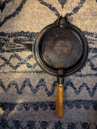 "Log Cabin" Griswold No. 8 Cast Iron Stovetop Waffle Iron Wafer Maker Vintage