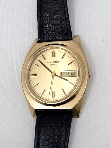 🔥🔥 Vintage BULOVA ACCUTRON - P0 (1980) - Swiss Quartz Day / Date Wristwatch !!