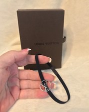 NEW IN BOX LOUIS VUITTON Monogram Document Letter Elastic Band Holder, Silver