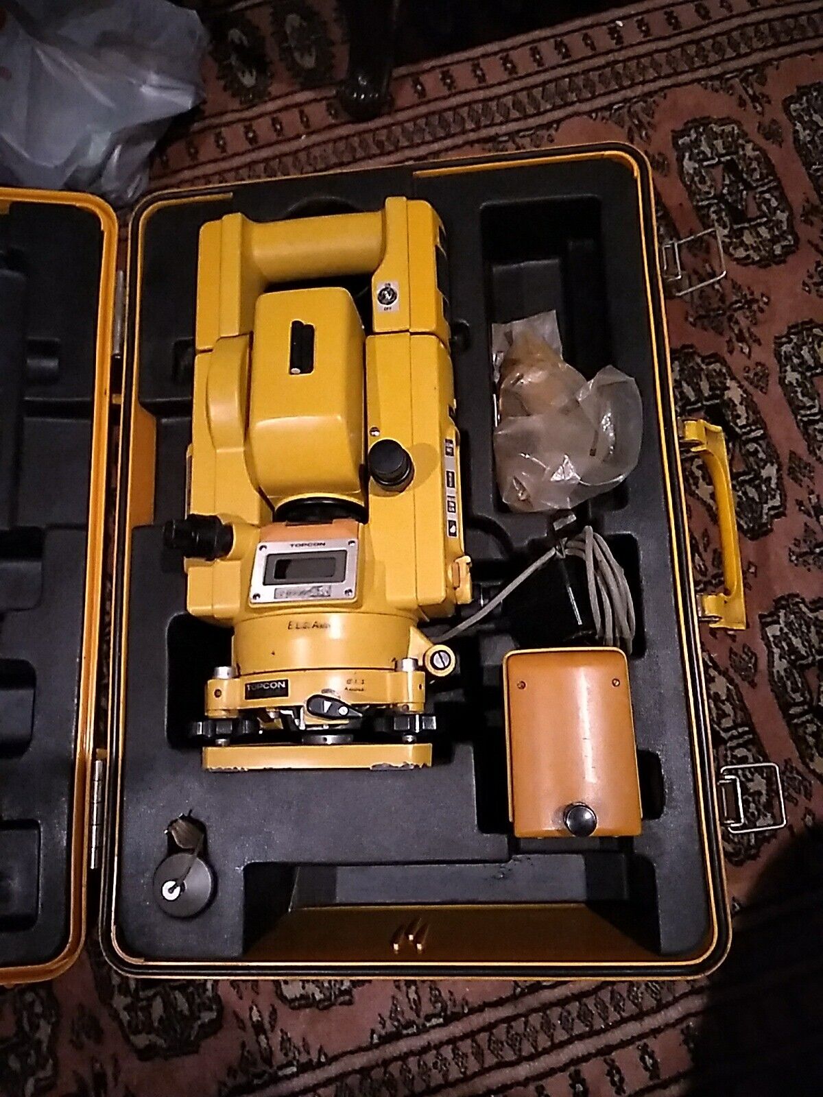 Topcon  GTS-3 Total Station Untested but turns on