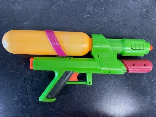 Vintage 1995 Super Soaker XP 65 Extra Power Air Pressure Pump Action Water Gun - Picture 2 of 2