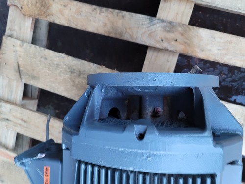 General Electric GE 10HP~ 3 Phase Super Duty Motor ~ Vertical Hollow Shaft - Picture 5 of 10