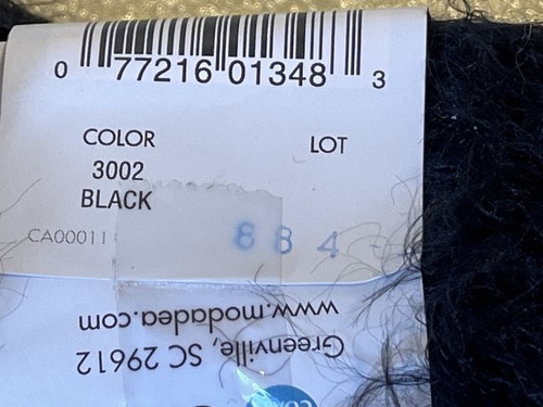 One new skein Moda Dea Dream yarn black 3002 - Picture 5 of 5