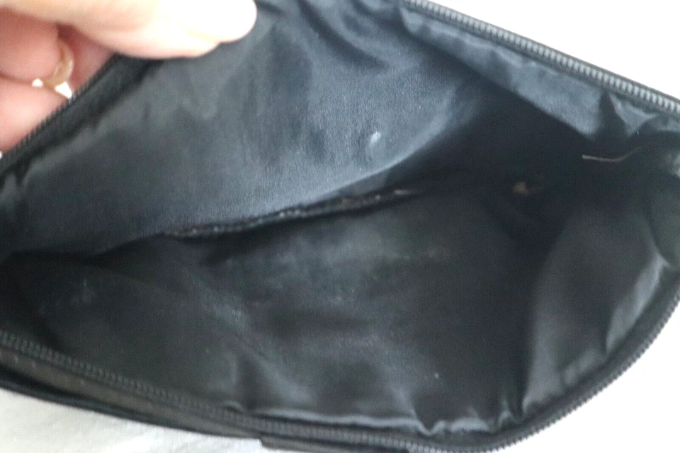 BOLSO DE TELA SEDOSA-TOP CON CREMALLERA-Negro con Flores Cierre a Presión Bolsillo Exterior Foto 3 de 4