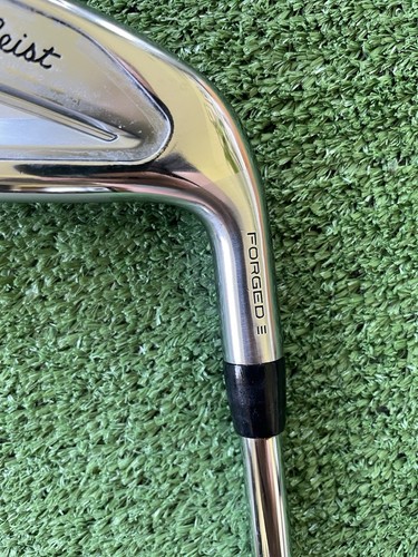 Titleist T350 4 Iron Regular Flex Right Handed Mens Golf Club - Picture 2 of 8