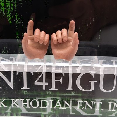 Hot Toys MMS466 Matrix Neo Keanu Reeves 1/6 action Figure's 2 Trigger Gun Hands 