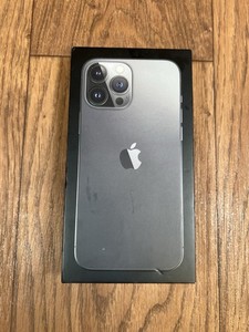 【中古美品】iPhone 13 ProMax おまけあり 本体 箱 ケーブルあり 専用【中古美品】iPhone 13 ProMax おまけあり 本体 箱 ケーブル 専用