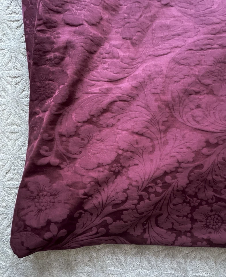 Ralph Lauren Venetian Court F/Q Duvet 96x92 Burgundy Velvet Jacquard Gold Trim - Image 3 of 4