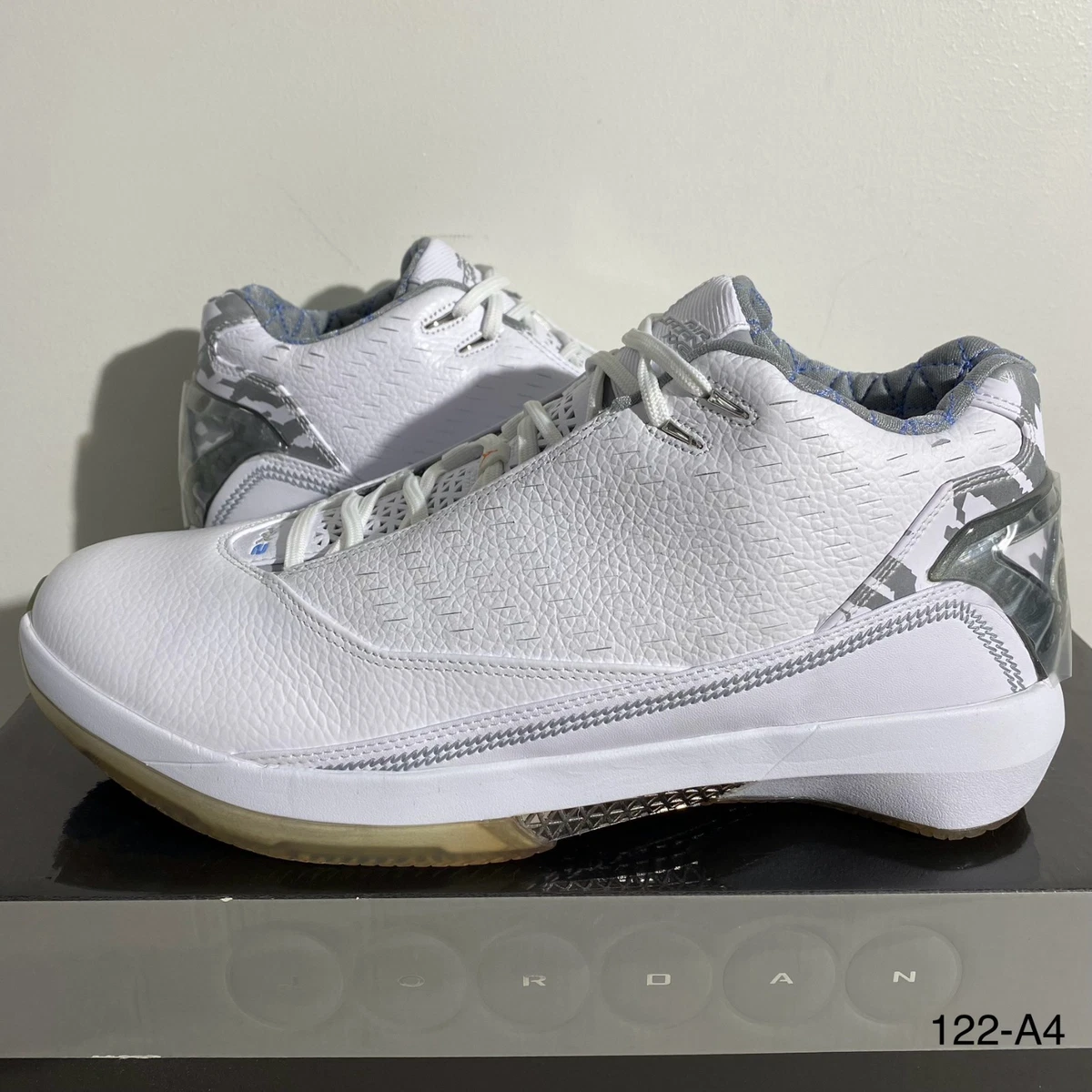 Size 9.5 - Air Jordan 22 OG 5/8 White University Blue Jordan 22 OG 5/8  main image 3