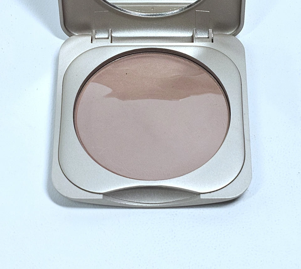 Neutrogena Fresh Finish Pressed Powder - Deep 05 - .35 oz / 9.9 g - Discontinued - Image 4 of 4