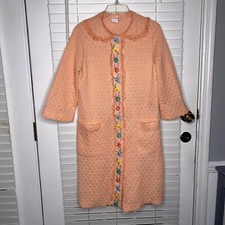 Vintage 1950s Soft Quilted Housecoat Robe Snap Up Size Small Floral Lace Trim