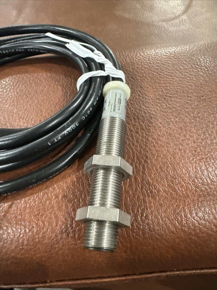 Cutler-Hammer E57LAL12A2 inductive proximity sensor, 2mm sense range, 20-250VAC - Image 3 of 4