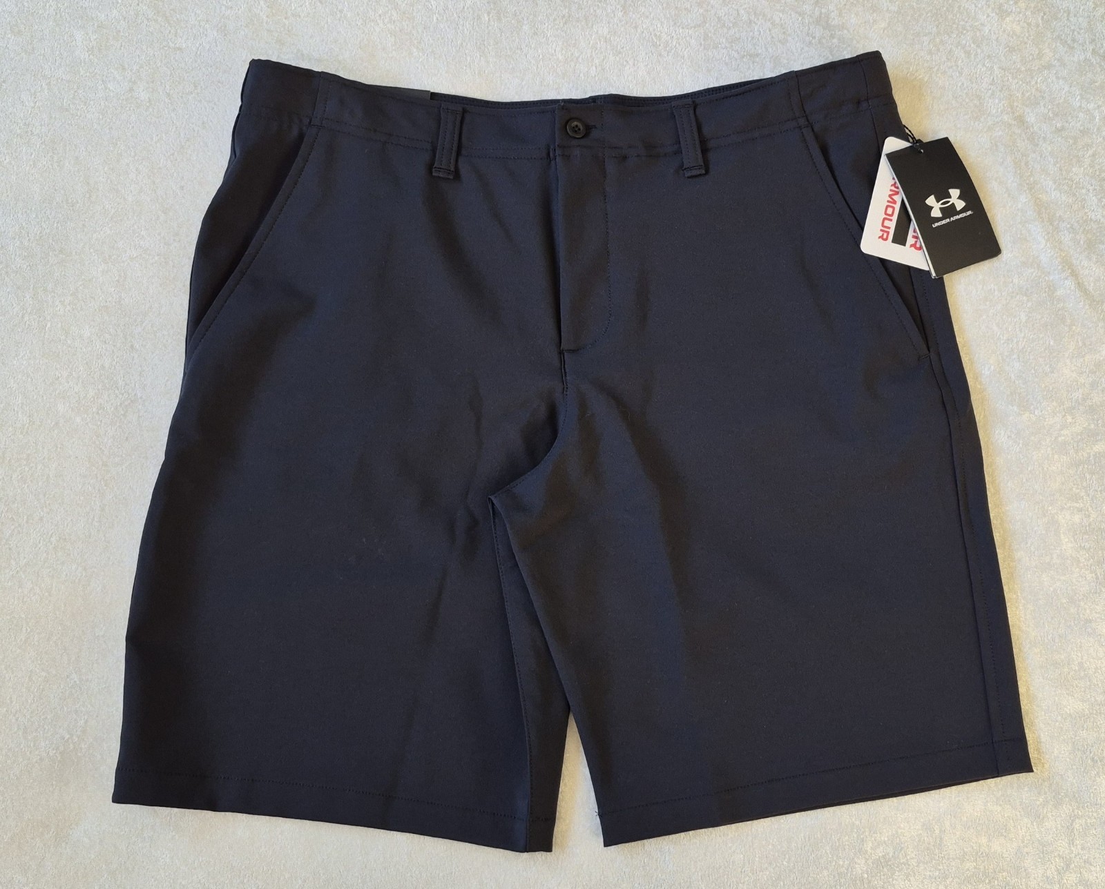 Under Armour Boys Black Golf Chino Shorts YXL 100% Polyester Regular Fit Pockets