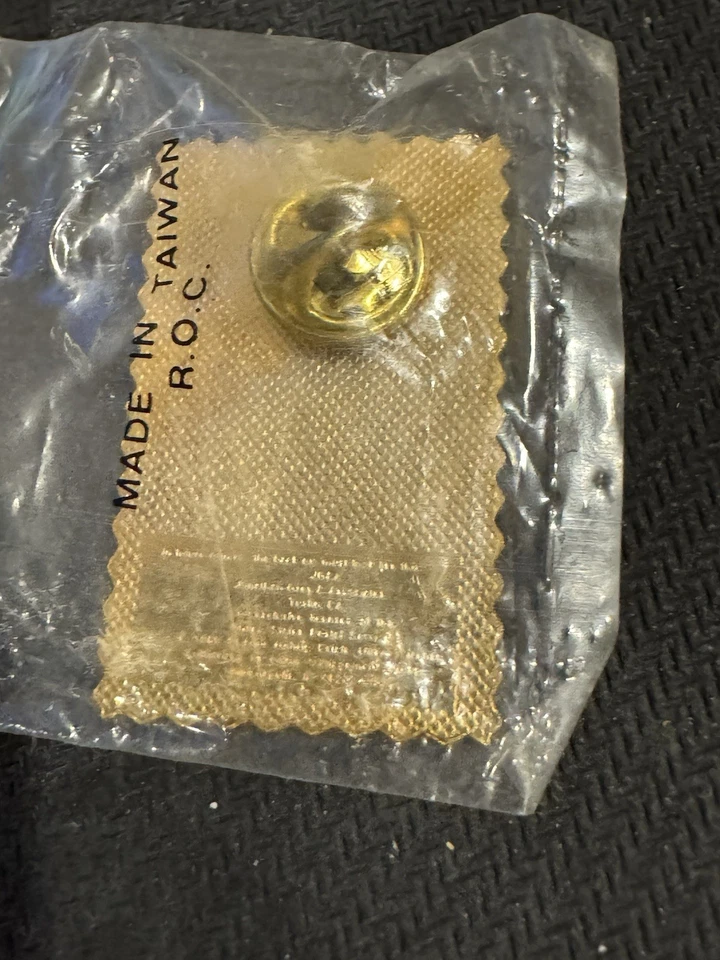 LOU GEHRIG USPS STAMP/PIN - NYY - 25 CENT NOS - Image 2 of 2