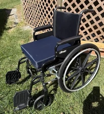 Drive Medical Black Silver Heavy Duty Transport Wheelchair Great Conditions