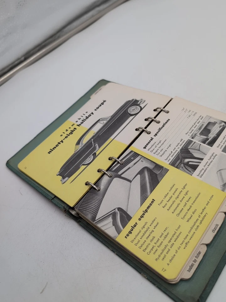 Álbum de datos Oldsmobile Facts 1953 distribuidor con precios colores equipo Foto 4 de 4
