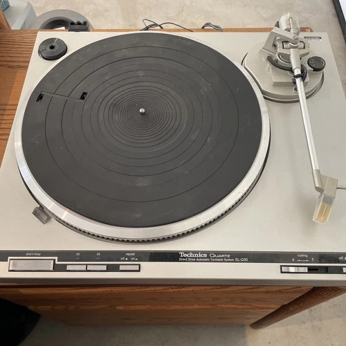 Technics SL-Q30 Quartz Direct Drive Auto Turntable System￼ (Read Description).