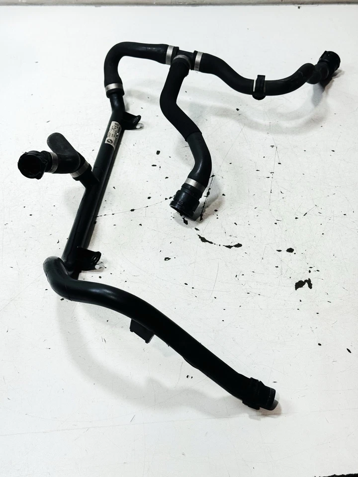 Труба шланга охлаждающей жидкости радиатора 2013–2015 BMW X1 E84 17127639029 от оригинального производителя б/у - Изображение 3 из 4