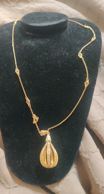 Oscar De La Renta Goldtone Long crystal Teardrop Necklace stunning