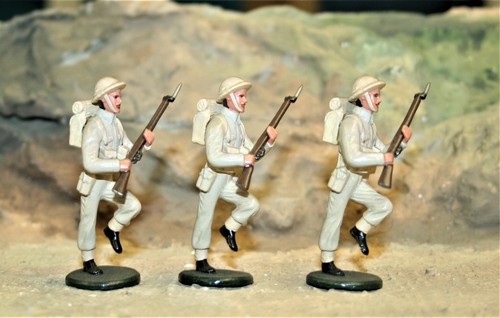 BRITISH INFANTRY WWII, CHARGING 54MM PAINTED METAL ALLOY - Picture 6 of 12