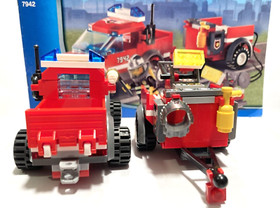LEGO 7942 Town City Fire Off Road Rescue Complete Retired Set from 2007