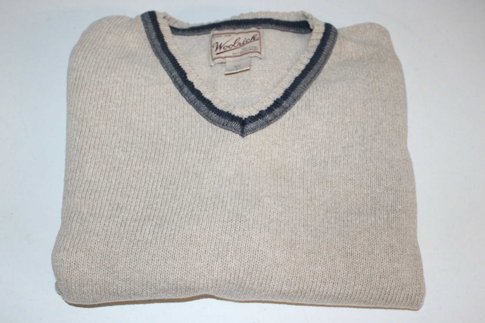 Woolrich Beige Heather Gray Blue V-Neck Sweater Men’s Size Large Vintage