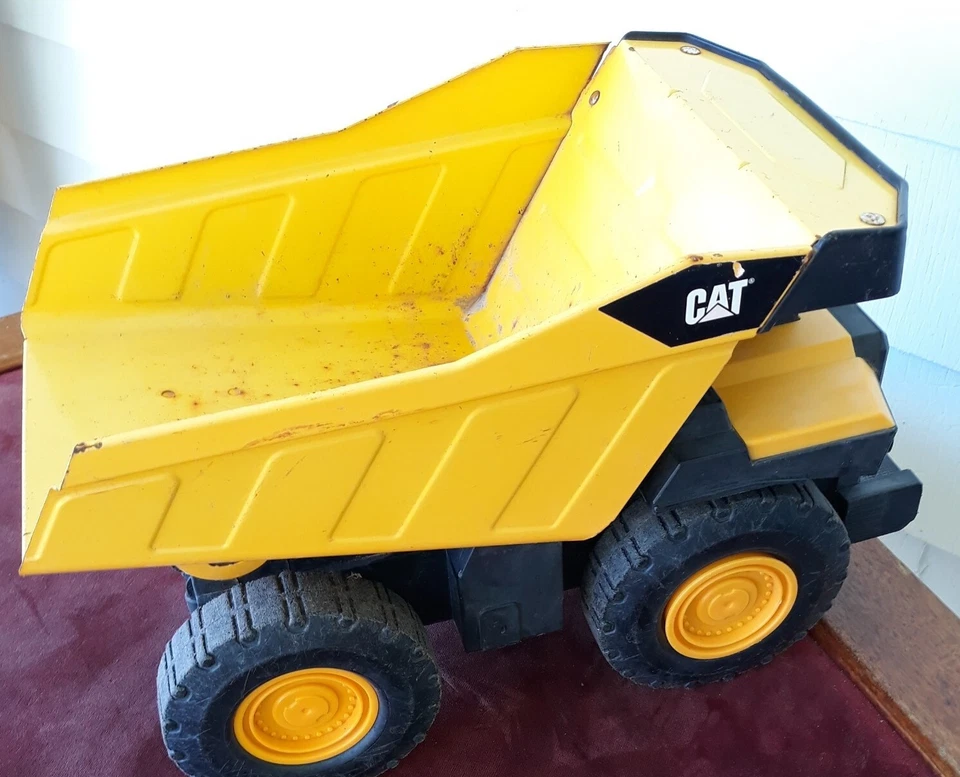 Camión de volteo Caterpillar Cat #82353 Funrise fundido a presión y plástico Foto 3 de 4
