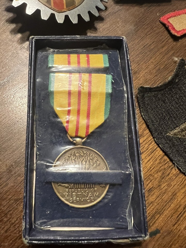 Large lot of Vintage Military Pins, Patches, Medals, Belt Buckles, Badges eBay