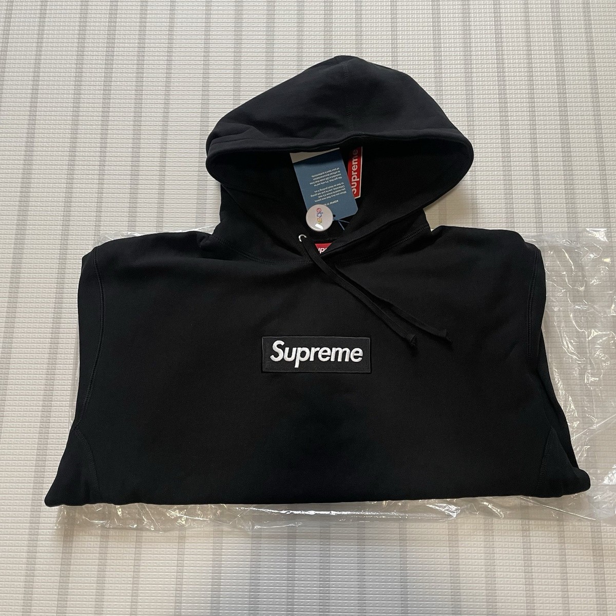 Supreme Box Logo Hooded Sweatshirt（25AW） Supreme Box Logo Hoodie (FW25) size M Black Hooded Sweatshirt