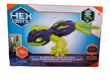 HEX BOTS Wall Crawler Gecko - Remote Control Lizard with LED Eyes Climbs Walls