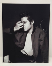 ELVIS PRESLEY AUTHENTIC ORIGINAL 8x10 PHOTO 1957 BACK STAGE CA+Certificate