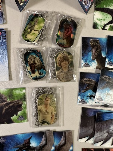 Lotto etichette per cani Jurassic World (5) e adesivi (11) - Foto 5 di 7
